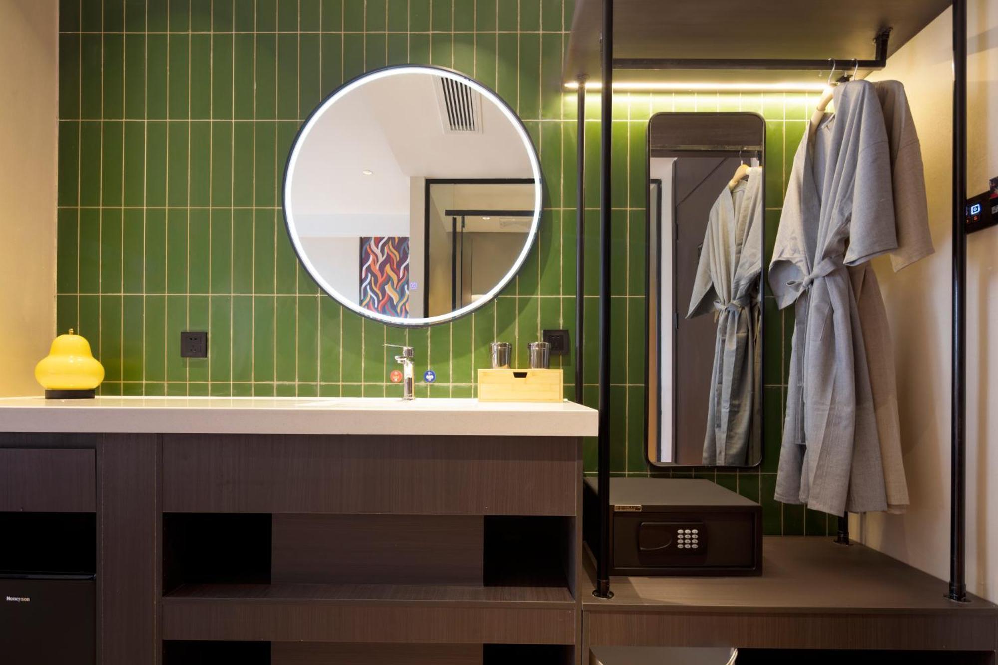 Mcsrh Hotel-Chongqing Jiefangbei Chaotianmen ภายนอก รูปภาพ